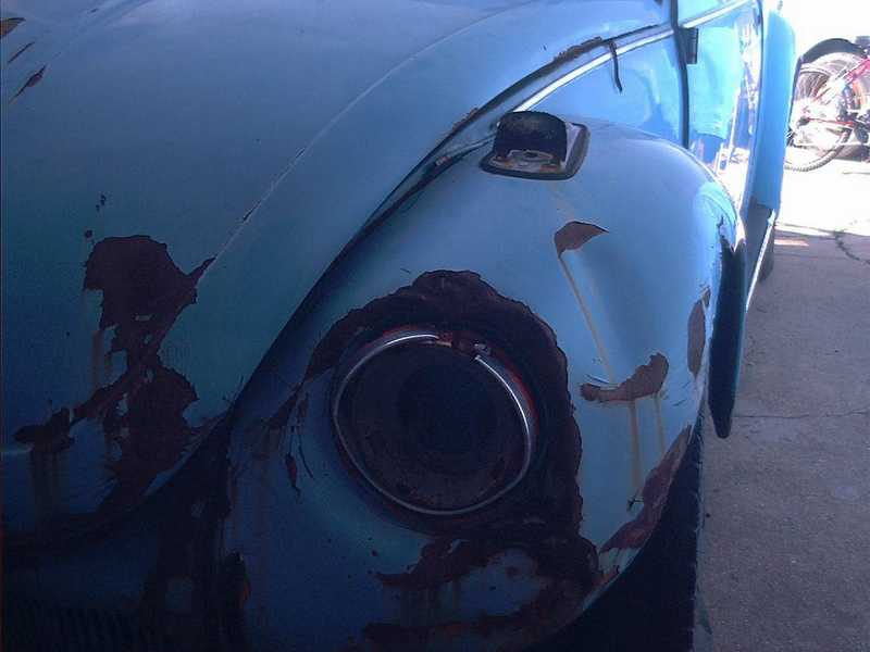 left front fender pain